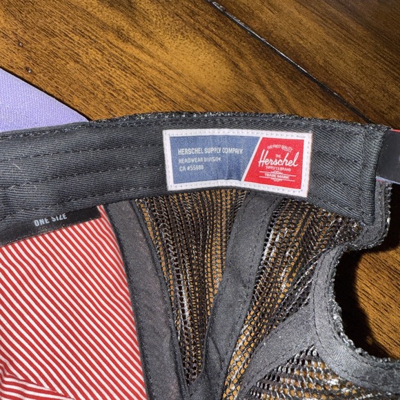 Herschel Supply Co Kids Purple Cat Print Mesh Snapback Trucker Hat One Size - Picture 4 of 7